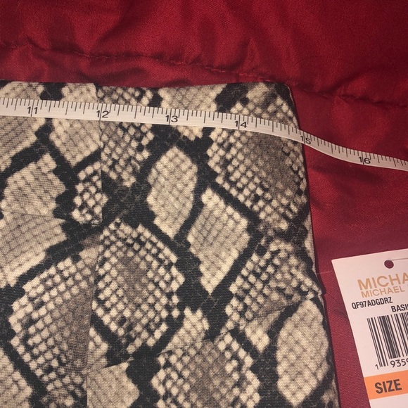 Brand new! Micheal kors snakeskin skirt - Picture 8 of 8